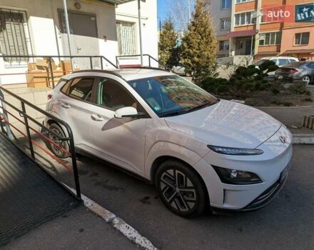 Белый Хендай Kona, объемом двигателя 0 л и пробегом 98 тыс. км за 19000 $, фото 25 на Automoto.ua