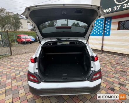 Білий Хендай Kona, об'ємом двигуна 39 л та пробігом 46 тис. км за 16999 $, фото 8 на Automoto.ua