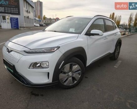 Белый Хендай Kona, объемом двигателя 0 л и пробегом 129 тыс. км за 17777 $, фото 2 на Automoto.ua