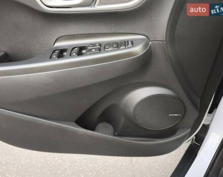 Белый Хендай Kona, объемом двигателя 0 л и пробегом 129 тыс. км за 17777 $, фото 40 на Automoto.ua