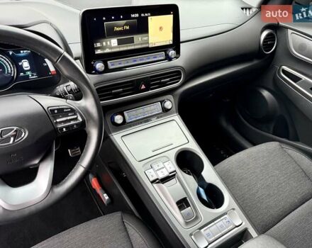 Белый Хендай Kona, объемом двигателя 0 л и пробегом 115 тыс. км за 17250 $, фото 58 на Automoto.ua