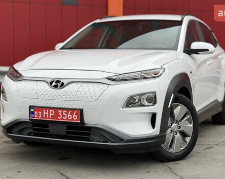 Белый Хендай Kona, объемом двигателя 0 л и пробегом 70 тыс. км за 16950 $, фото 1 на Automoto.ua