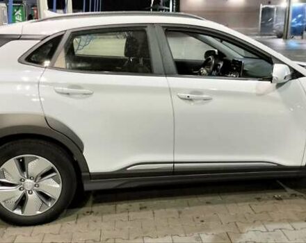 Білий Хендай Kona, об'ємом двигуна 0 л та пробігом 149 тис. км за 17000 $, фото 32 на Automoto.ua