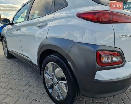 Белый Хендай Kona, объемом двигателя 0 л и пробегом 70 тыс. км за 16500 $, фото 16 на Automoto.ua