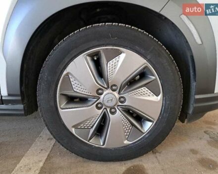 Білий Хендай Kona, об'ємом двигуна 0 л та пробігом 32 тис. км за 16500 $, фото 3 на Automoto.ua