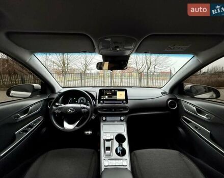 Белый Хендай Kona, объемом двигателя 0 л и пробегом 115 тыс. км за 17250 $, фото 94 на Automoto.ua