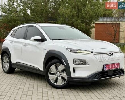 Белый Хендай Kona, объемом двигателя 0 л и пробегом 115 тыс. км за 17250 $, фото 2 на Automoto.ua