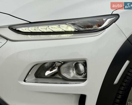 Белый Хендай Kona, объемом двигателя 0 л и пробегом 115 тыс. км за 17250 $, фото 22 на Automoto.ua