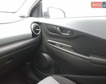 Білий Хендай Kona, об'ємом двигуна 2 л та пробігом 58 тис. км за 17900 $, фото 18 на Automoto.ua