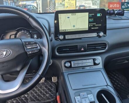 Белый Хендай Kona, объемом двигателя 0 л и пробегом 98 тыс. км за 17200 $, фото 10 на Automoto.ua