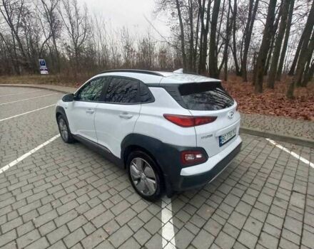 Білий Хендай Kona, об'ємом двигуна 0 л та пробігом 93 тис. км за 18950 $, фото 74 на Automoto.ua