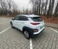 Білий Хендай Kona, об'ємом двигуна 0 л та пробігом 93 тис. км за 18950 $, фото 74 на Automoto.ua