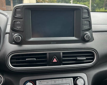 Хендай Kona 2020 в Днепре (Днепропетровске) на Automoto.ua Белый Хендай Kona, объемом двигателя 0 л и пробегом 57 тыс. км за 14900 $, фото 11 на Automoto.ua