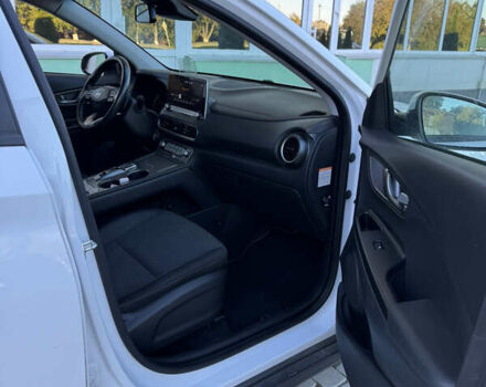 Білий Хендай Kona, об'ємом двигуна 0 л та пробігом 92 тис. км за 17200 $, фото 27 на Automoto.ua