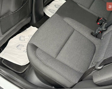 Белый Хендай Kona, объемом двигателя 0 л и пробегом 70 тыс. км за 16950 $, фото 46 на Automoto.ua