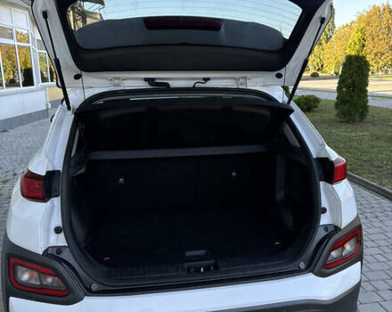 Білий Хендай Kona, об'ємом двигуна 0 л та пробігом 92 тис. км за 17200 $, фото 7 на Automoto.ua