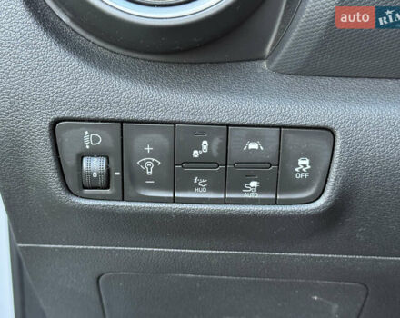 Білий Хендай Kona, об'ємом двигуна 0 л та пробігом 64 тис. км за 17500 $, фото 11 на Automoto.ua