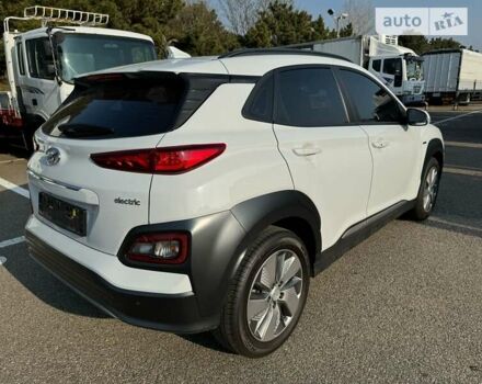 Білий Хендай Kona, об'ємом двигуна 0 л та пробігом 29 тис. км за 24600 $, фото 5 на Automoto.ua