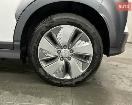 Білий Хендай Kona, об'ємом двигуна 0 л та пробігом 36 тис. км за 14710 $, фото 8 на Automoto.ua