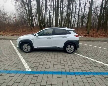 Білий Хендай Kona, об'ємом двигуна 0 л та пробігом 93 тис. км за 18950 $, фото 78 на Automoto.ua