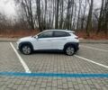 Білий Хендай Kona, об'ємом двигуна 0 л та пробігом 93 тис. км за 18950 $, фото 78 на Automoto.ua
