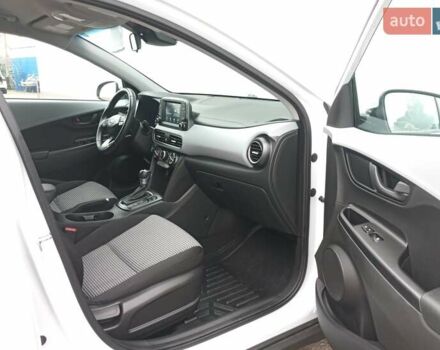 Білий Хендай Kona, об'ємом двигуна 2 л та пробігом 58 тис. км за 17900 $, фото 19 на Automoto.ua