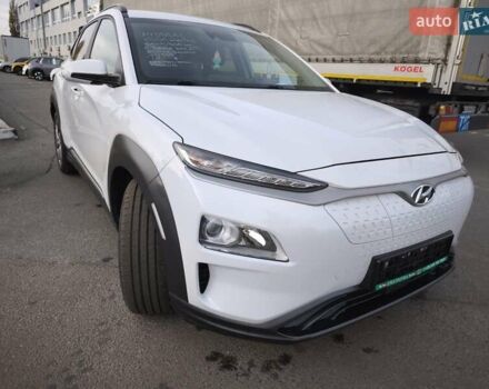 Белый Хендай Kona, объемом двигателя 0 л и пробегом 129 тыс. км за 17777 $, фото 14 на Automoto.ua