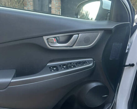 Белый Хендай Kona, объемом двигателя 0 л и пробегом 109 тыс. км за 16396 $, фото 16 на Automoto.ua