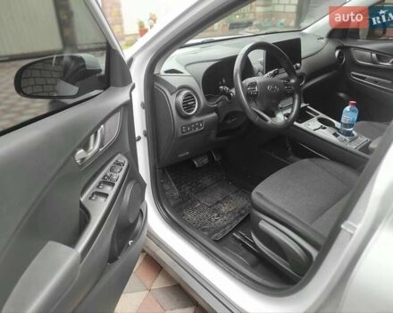 Белый Хендай Kona, объемом двигателя 0 л и пробегом 149 тыс. км за 17400 $, фото 14 на Automoto.ua