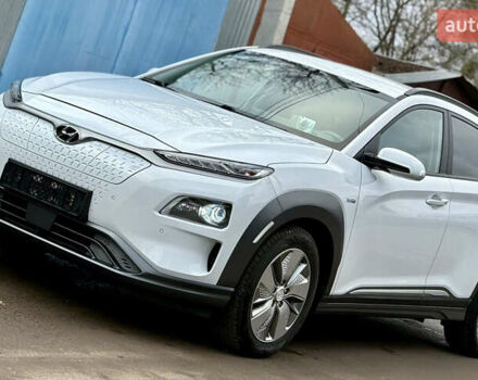 Білий Хендай Kona, об'ємом двигуна 0 л та пробігом 125 тис. км за 16999 $, фото 1 на Automoto.ua