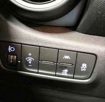 Білий Хендай Kona, об'ємом двигуна 0 л та пробігом 149 тис. км за 17000 $, фото 33 на Automoto.ua