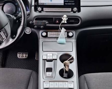 Белый Хендай Kona, объемом двигателя 0 л и пробегом 55 тыс. км за 16500 $, фото 18 на Automoto.ua