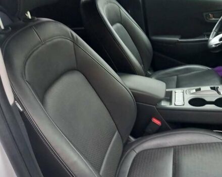 Білий Хендай Kona, об'ємом двигуна 0 л та пробігом 93 тис. км за 18950 $, фото 40 на Automoto.ua