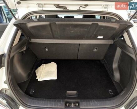 Белый Хендай Kona, объемом двигателя 0 л и пробегом 98 тыс. км за 19000 $, фото 9 на Automoto.ua