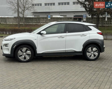 Білий Хендай Kona, об'ємом двигуна 0 л та пробігом 82 тис. км за 18500 $, фото 18 на Automoto.ua