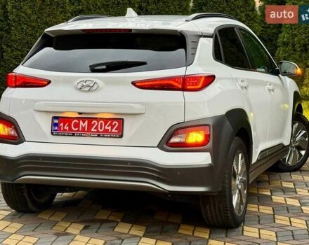Белый Хендай Kona, объемом двигателя 0 л и пробегом 70 тыс. км за 17700 $, фото 8 на Automoto.ua