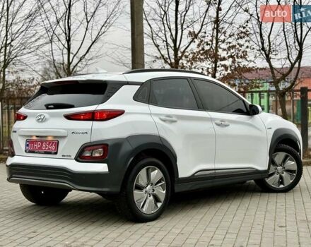Белый Хендай Kona, объемом двигателя 0 л и пробегом 115 тыс. км за 17250 $, фото 20 на Automoto.ua