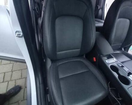 Білий Хендай Kona, об'ємом двигуна 0 л та пробігом 93 тис. км за 18950 $, фото 31 на Automoto.ua