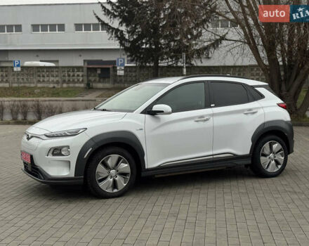 Білий Хендай Kona, об'ємом двигуна 0 л та пробігом 82 тис. км за 18500 $, фото 8 на Automoto.ua