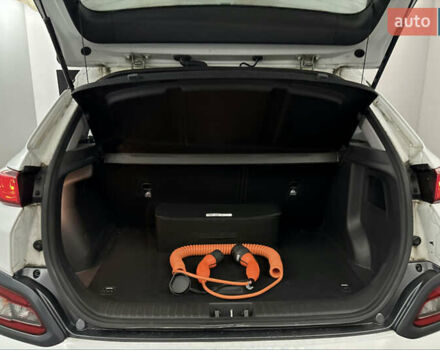 Білий Хендай Kona, об'ємом двигуна 0 л та пробігом 36 тис. км за 14710 $, фото 4 на Automoto.ua