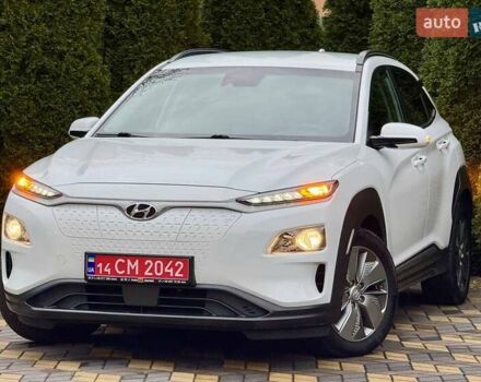 Белый Хендай Kona, объемом двигателя 0 л и пробегом 70 тыс. км за 17700 $, фото 2 на Automoto.ua