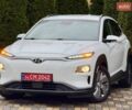 Белый Хендай Kona, объемом двигателя 0 л и пробегом 70 тыс. км за 17700 $, фото 2 на Automoto.ua