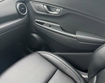 Белый Хендай Kona, объемом двигателя 0 л и пробегом 39 тыс. км за 17800 $, фото 2 на Automoto.ua