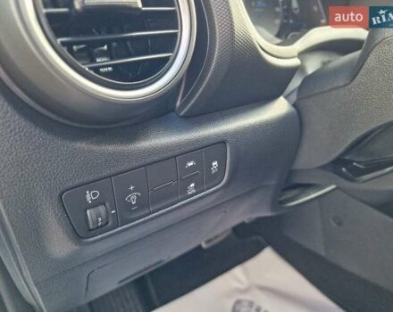 Белый Хендай Kona, объемом двигателя 0 л и пробегом 70 тыс. км за 16500 $, фото 24 на Automoto.ua