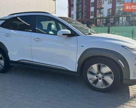 Белый Хендай Kona, объемом двигателя 0 л и пробегом 71 тыс. км за 18900 $, фото 19 на Automoto.ua