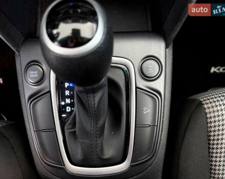 Белый Хендай Kona, объемом двигателя 2 л и пробегом 115 тыс. км за 15700 $, фото 13 на Automoto.ua