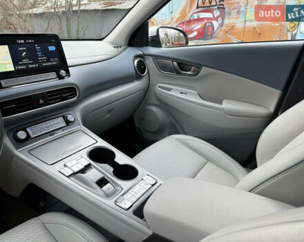 Білий Хендай Kona, об'ємом двигуна 0 л та пробігом 125 тис. км за 16999 $, фото 32 на Automoto.ua