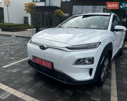 Белый Хендай Kona, объемом двигателя 0 л и пробегом 130 тыс. км за 19200 $, фото 4 на Automoto.ua