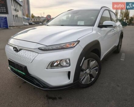 Белый Хендай Kona, объемом двигателя 0 л и пробегом 129 тыс. км за 17777 $, фото 1 на Automoto.ua
