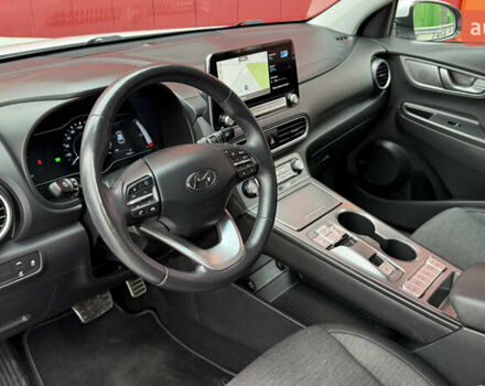 Белый Хендай Kona, объемом двигателя 0 л и пробегом 70 тыс. км за 16950 $, фото 26 на Automoto.ua